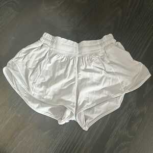 White lulu hotty hots 2.5
